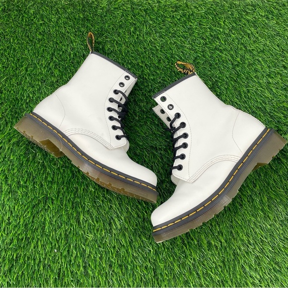 Dr. Martens NEW AirWair Classic 1460 White Smooth Leather Lace Up Combat Boots - Picture 2 of 11